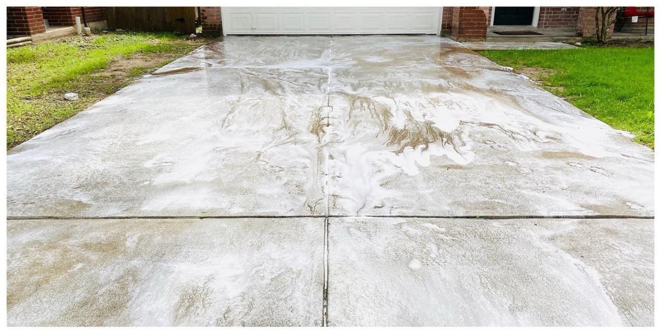 Driveway cleaning in Austin, TX before