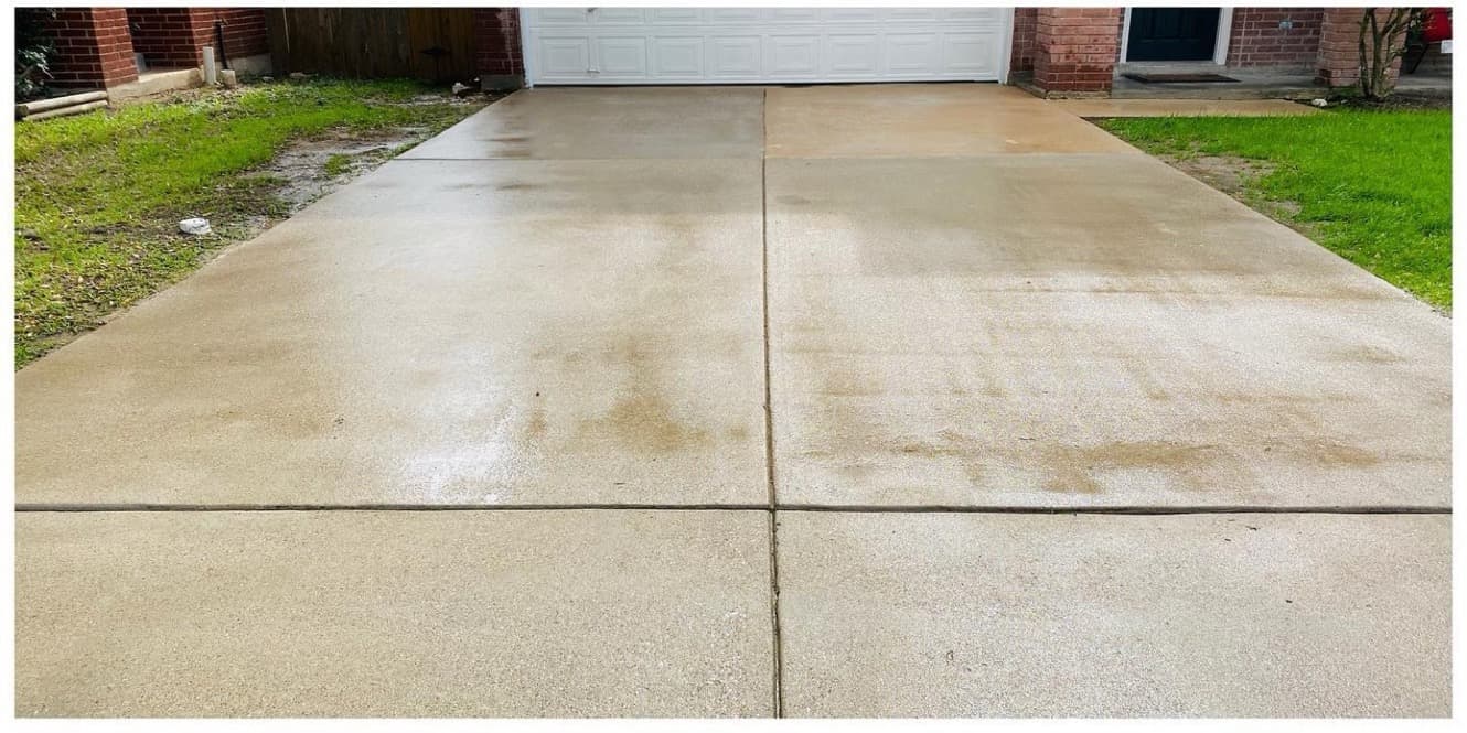 Driveway cleaning in Austin, TX after